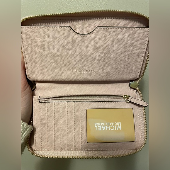 Michael Kors Wallet - Picture 5 of 5